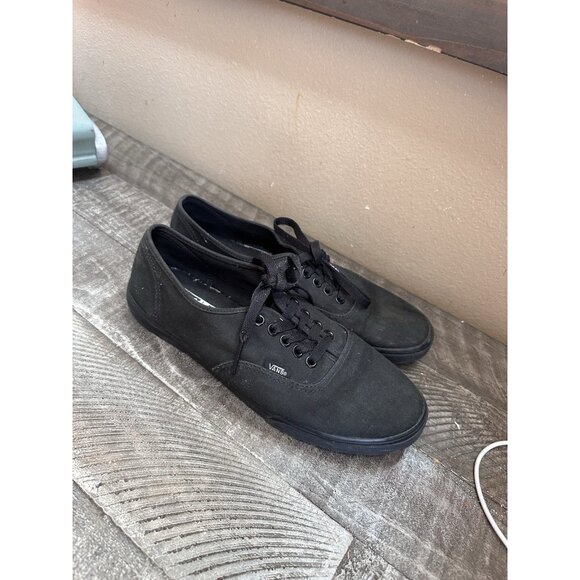 Vans Classic Sneakers Unisex Canvas Shoes Men’s 7.5, Women’s 9 - Picture 1 of 5
